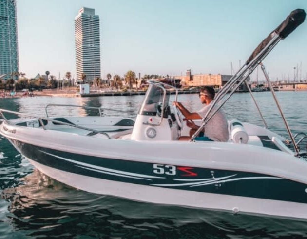 TRIMARCHI ALQUILER SIN LICENCIA