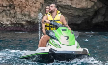 Pareja en Jet Ski