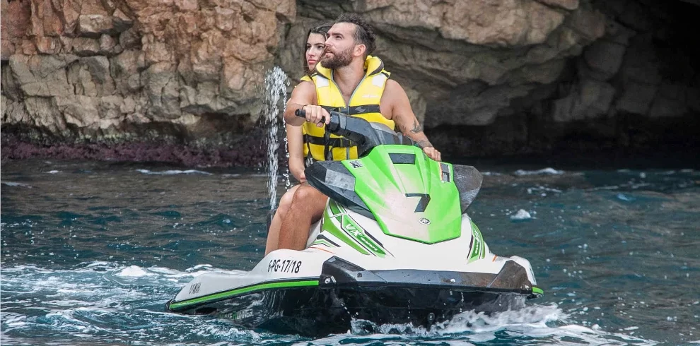 Pareja en Jet Ski